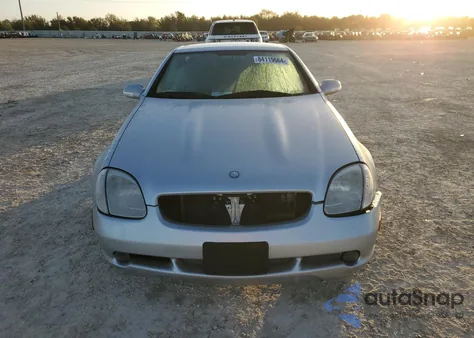 2001 Mercedes-Benz Slk 320 из США, поврежденный, VIN WDBKK65F31F230678
